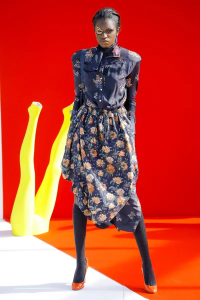 Look 5